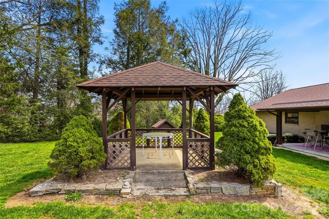 910 Rutledge Annex, Hendersonville, NC 28739