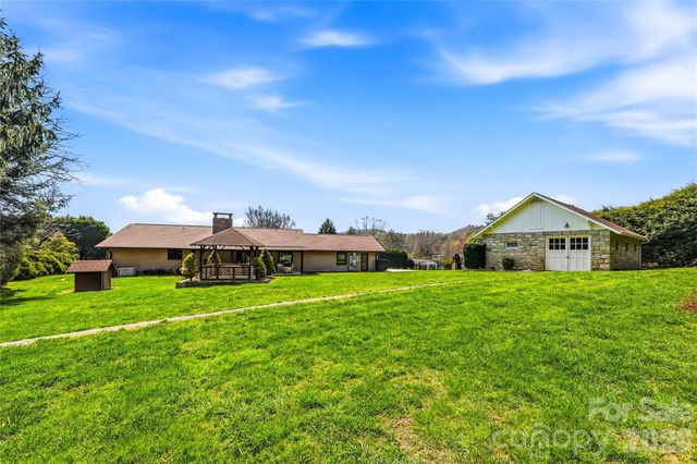 910 Rutledge Annex, Hendersonville, NC 28739