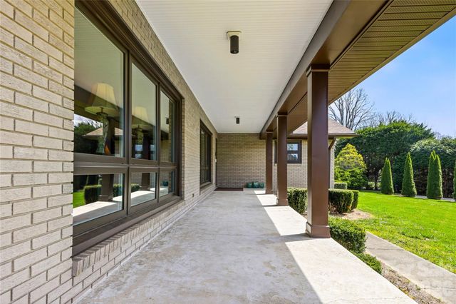 910 Rutledge Annex, Hendersonville, NC 28739