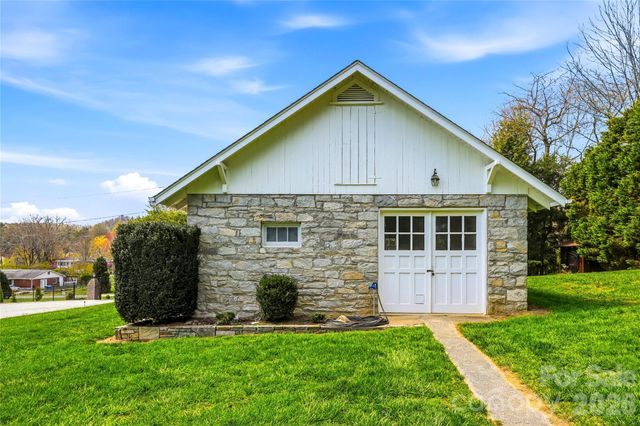 910 Rutledge Annex, Hendersonville, NC 28739