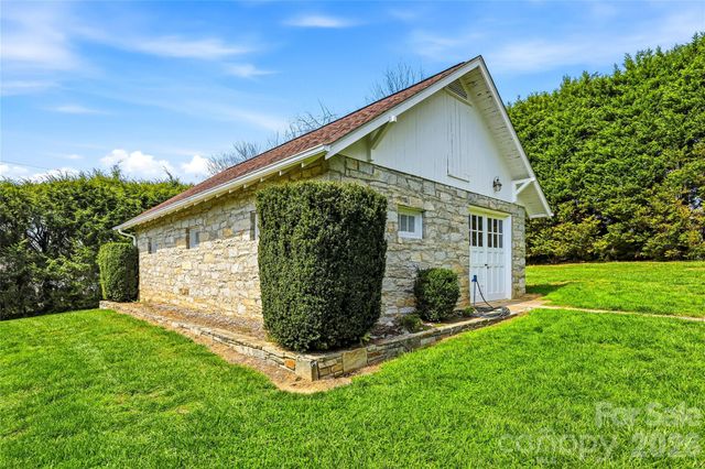 910 Rutledge Annex, Hendersonville, NC 28739