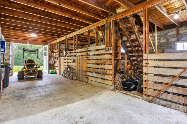 910 Rutledge Annex, Hendersonville, NC 28739