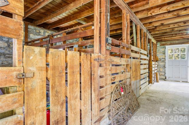 910 Rutledge Annex, Hendersonville, NC 28739