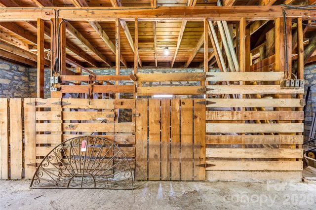 910 Rutledge Annex, Hendersonville, NC 28739