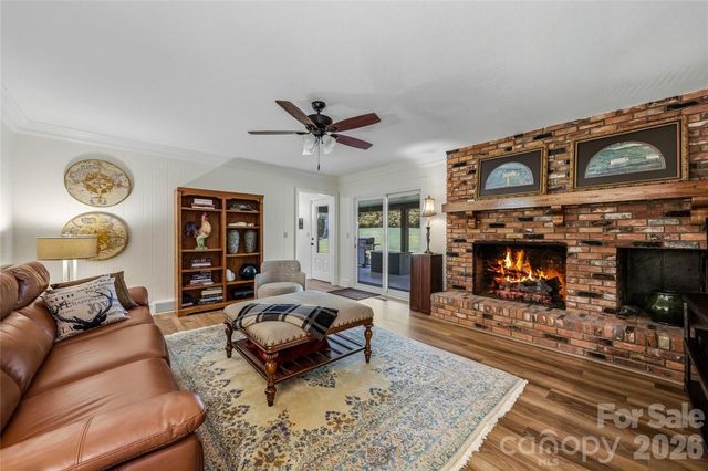 910 Rutledge Annex, Hendersonville, NC 28739