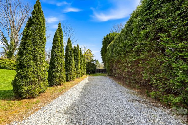 910 Rutledge Annex, Hendersonville, NC 28739