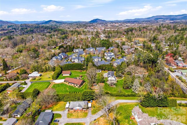 910 Rutledge Annex, Hendersonville, NC 28739