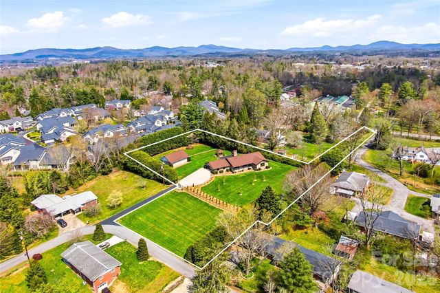 910 Rutledge Annex, Hendersonville, NC 28739