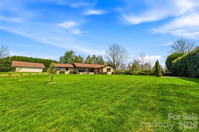 910 Rutledge Annex, Hendersonville, NC 28739