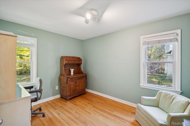 24700 Westhampton Street, Oak Park, MI 48237