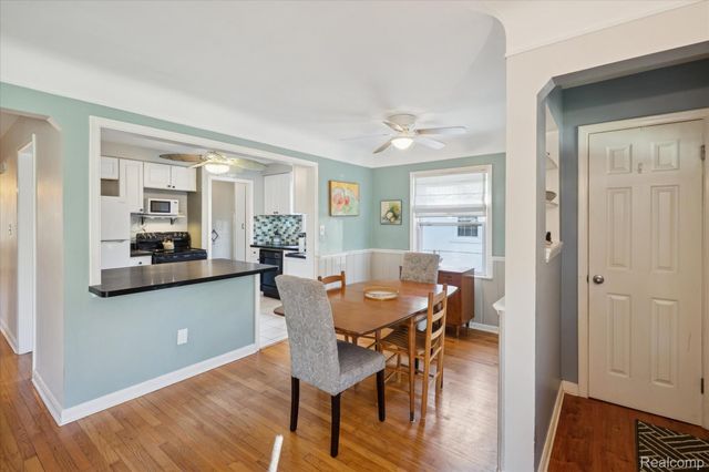 24700 Westhampton Street, Oak Park, MI 48237