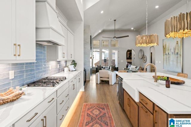 6123 AVONLEIGH CRESCENT, Hoover, AL 35244