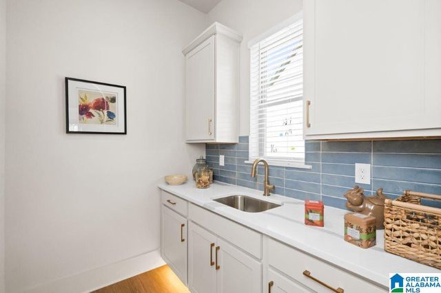 6123 AVONLEIGH CRESCENT, Hoover, AL 35244