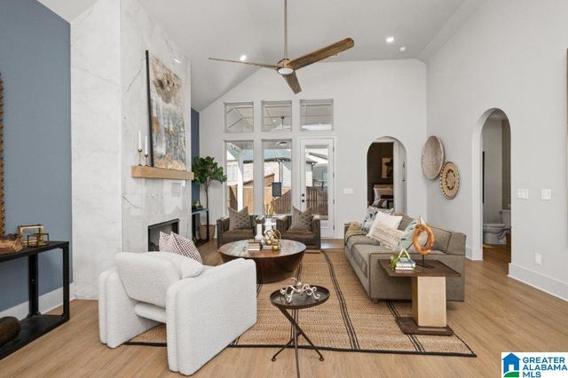 6123 AVONLEIGH CRESCENT, Hoover, AL 35244