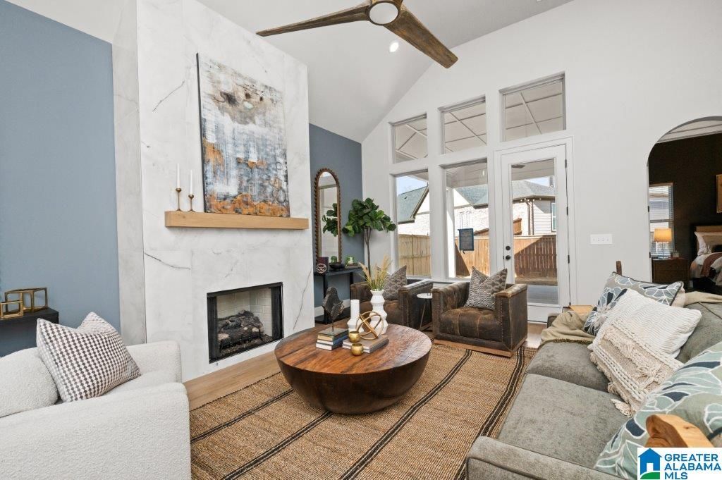 6123 AVONLEIGH CRESCENT, Hoover, AL 35244