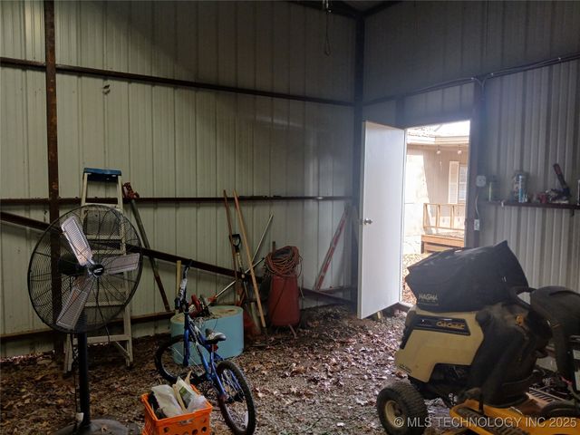 415299 E 1073 Road, Checotah, OK 74426