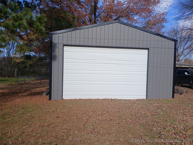 415299 E 1073 Road, Checotah, OK 74426