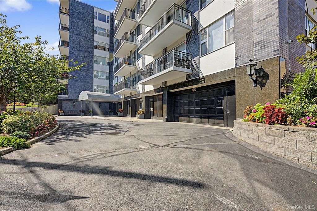 20 Old Mamaroneck Road 5C, White Plains, NY 10605 — photo 2