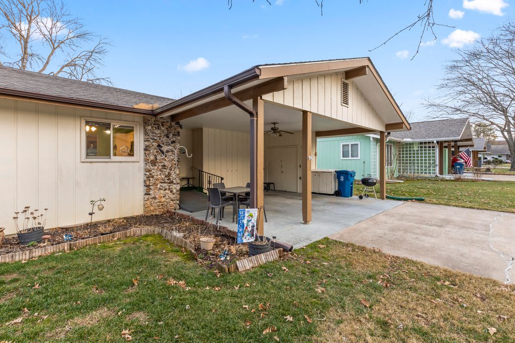 25 Oak Court, Branson, MO 65616