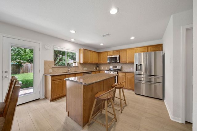 18 Orchid Grove Place, The Woodlands, TX 77385
