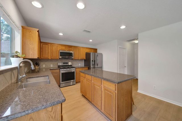 18 Orchid Grove Place, The Woodlands, TX 77385