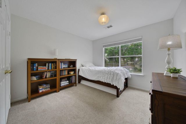 18 Orchid Grove Place, The Woodlands, TX 77385