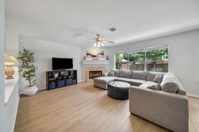 18 Orchid Grove Place, The Woodlands, TX 77385