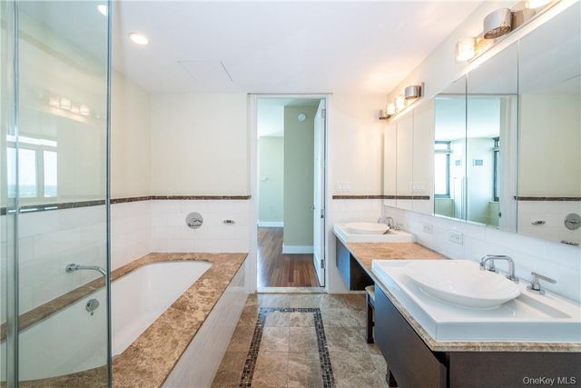 175 Huguenot Street 1802, New Rochelle, NY 10801