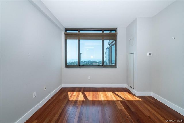 175 Huguenot Street 1802, New Rochelle, NY 10801