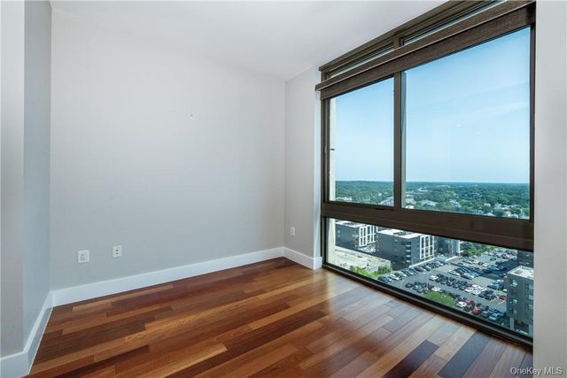 175 Huguenot Street 1802, New Rochelle, NY 10801