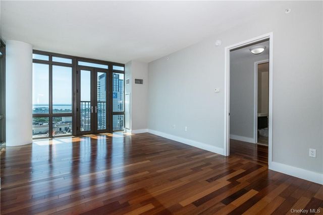 175 Huguenot Street 1802, New Rochelle, NY 10801