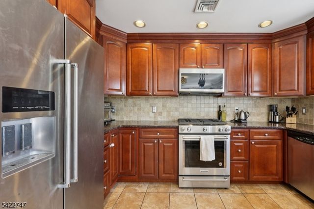 420 William St, Somerville Boro, NJ 08876