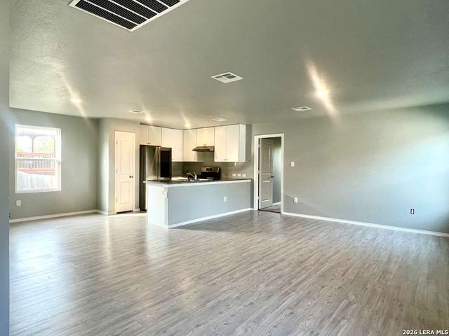 10239 Robbins, San Antonio, TX 78245