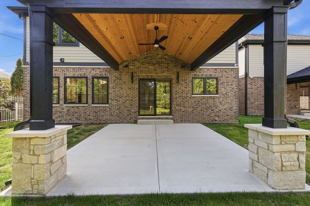 9235 Crescent Court, Oak Lawn, IL 60453