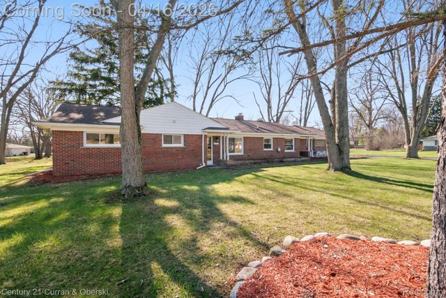 25335 Waycross, Southfield, MI 48033