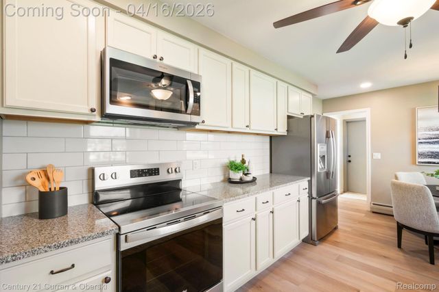 25335 Waycross, Southfield, MI 48033