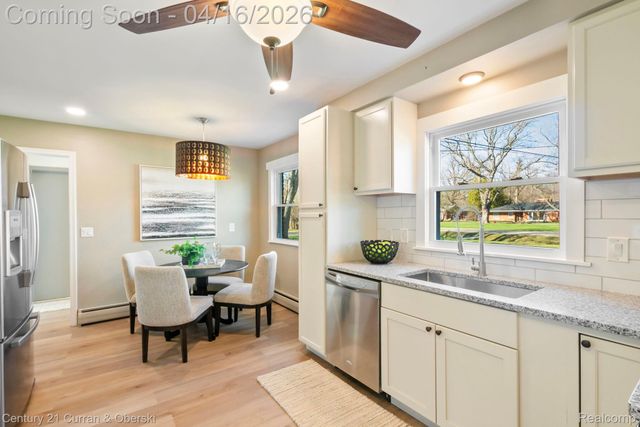 25335 Waycross, Southfield, MI 48033