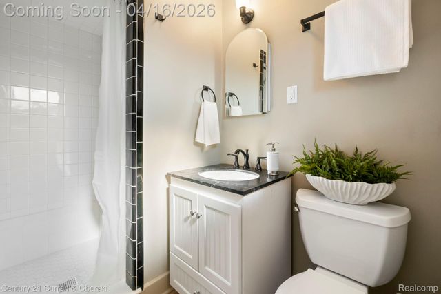 25335 Waycross, Southfield, MI 48033