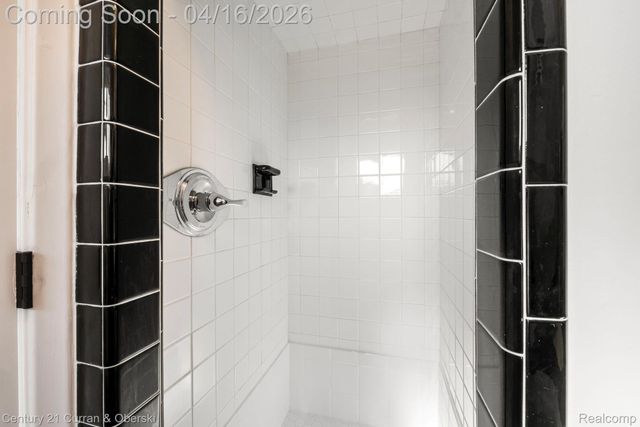 25335 Waycross, Southfield, MI 48033