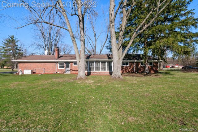 25335 Waycross, Southfield, MI 48033