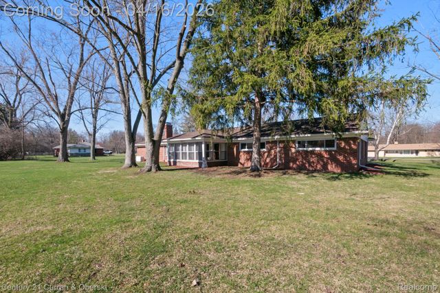 25335 Waycross, Southfield, MI 48033