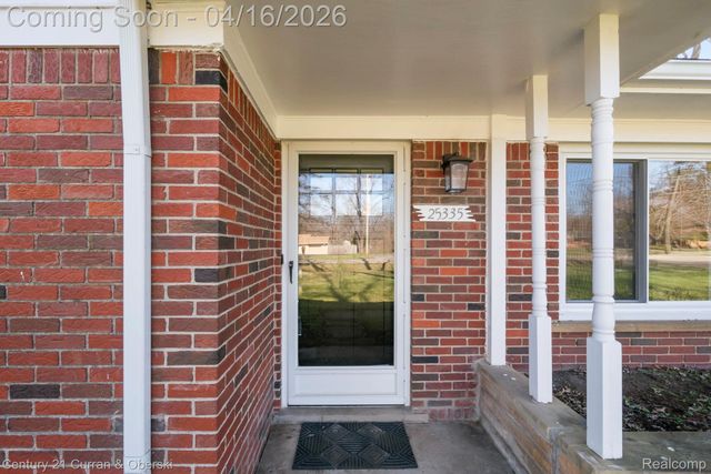 25335 Waycross, Southfield, MI 48033