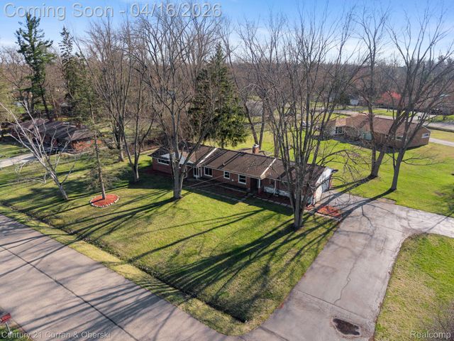 25335 Waycross, Southfield, MI 48033