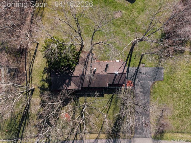 25335 Waycross, Southfield, MI 48033