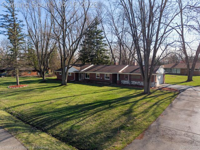 25335 Waycross, Southfield, MI 48033