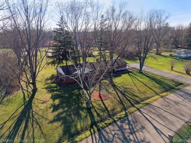 25335 Waycross, Southfield, MI 48033