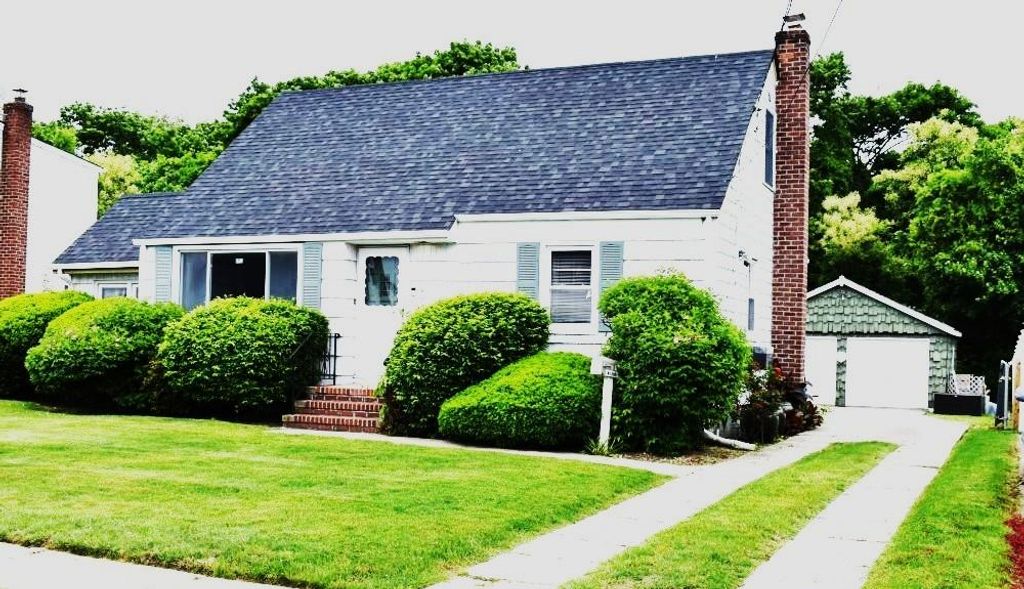 465 18th Street, West Babylon, NY 11704