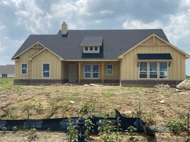 147 Sunny Side Road, Valley View, TX 76272