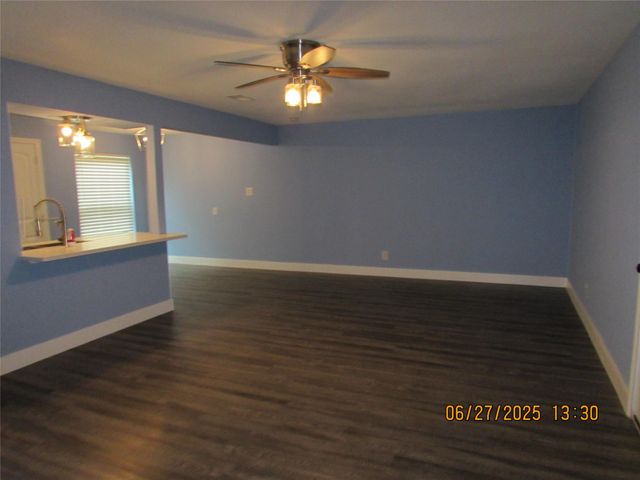 2602 31st Avenue N, Texas City, TX 77590