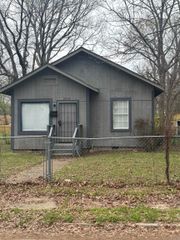 2208 S Valmar Street, Little Rock, AR 72204